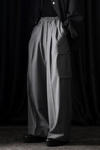 Load image into Gallery viewer, TARO HORIUCHI / th products Wide Cargo Pants / 2Way Stretch W/P Tropical (gray stripe)