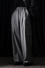 Load image into Gallery viewer, TARO HORIUCHI / th products Wide Cargo Pants / 2Way Stretch W/P Tropical (gray stripe)