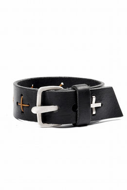 m.a+ cross stitched med wrist band / A-F8E1 GR 3,0 (BLACK)