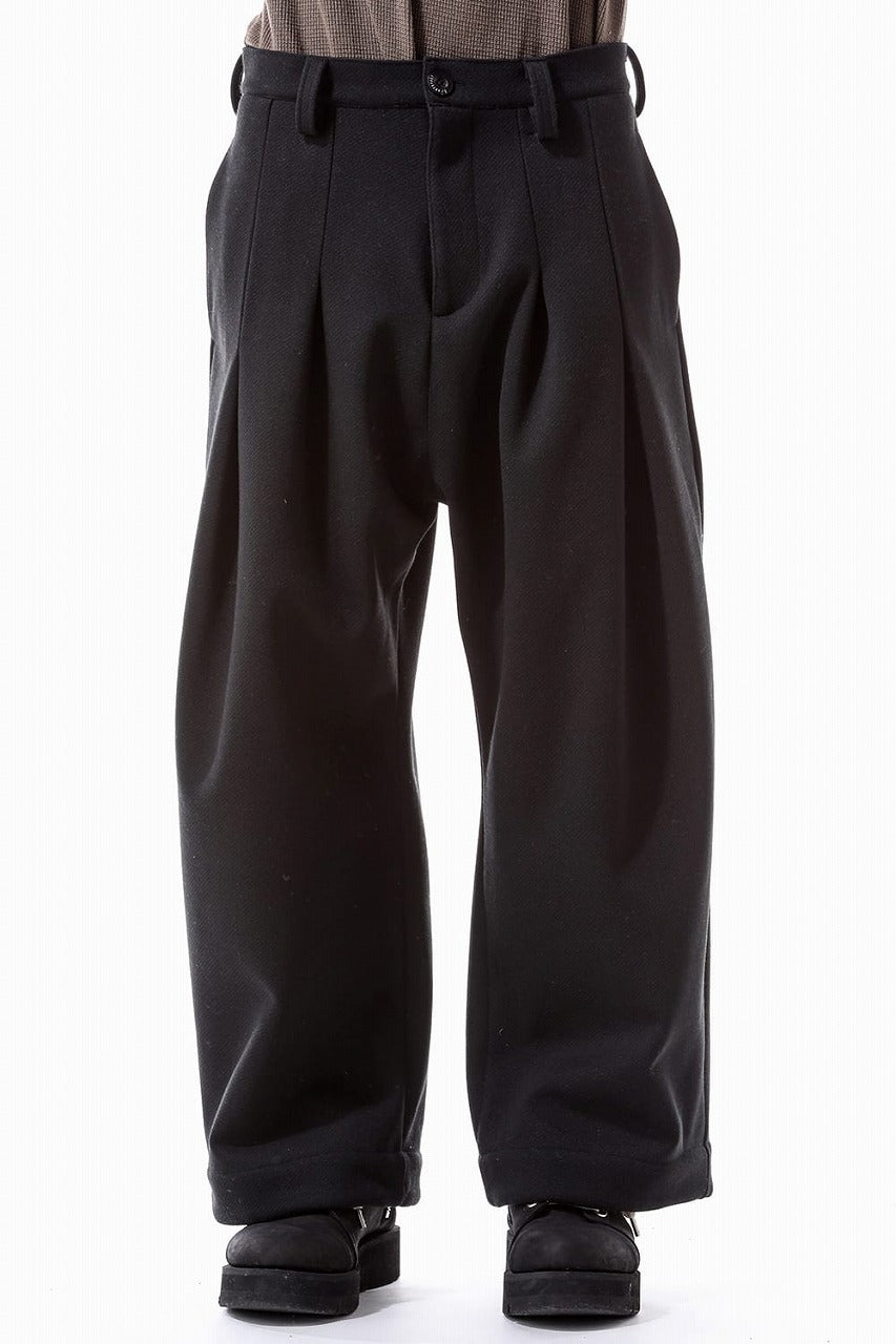 A.F ARTEFACT TUCK WIDE TROUSERS / KNITTED WOOLY TWILL (BLACK)