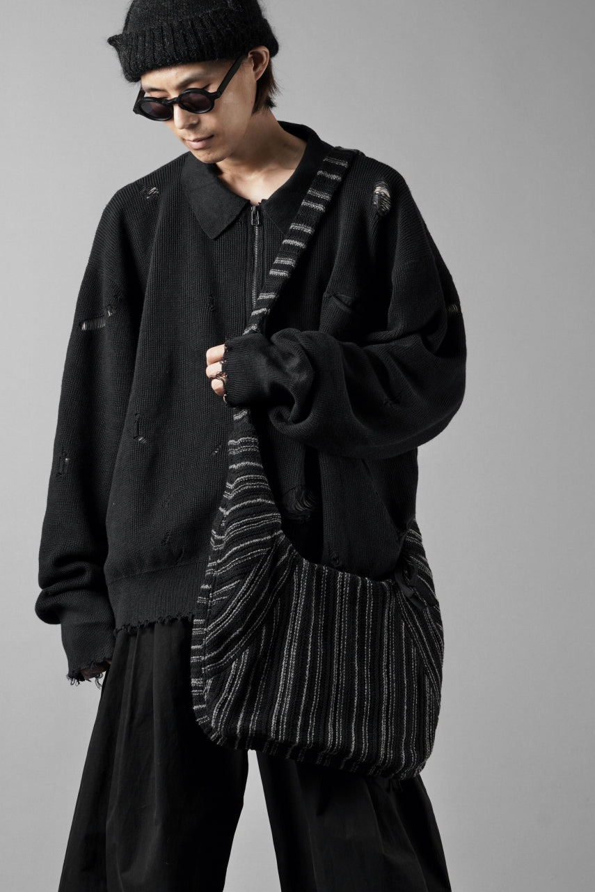 Load image into Gallery viewer, Professor.E KNIT SHOULDER BAG (BLACK/GREY)