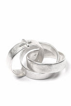 Load image into Gallery viewer, m.a+ triple silver ring w/stitched cross / AG318 AG (SILVER)