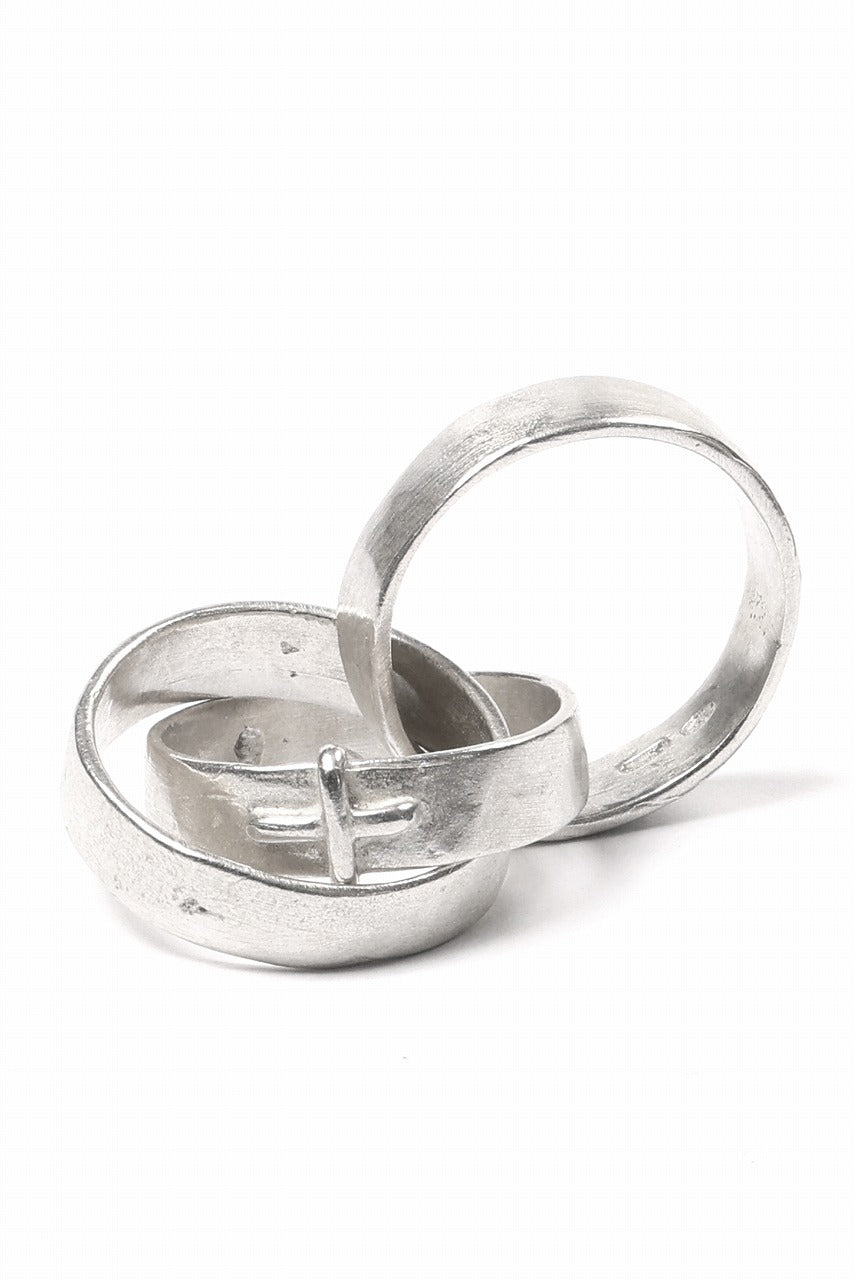 Load image into Gallery viewer, m.a+ triple silver ring w/stitched cross / AG318 AG (SILVER)