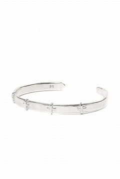 Load image into Gallery viewer, m.a+ thin silver stitched cross silver bangle / AB058 AG (SILVER)