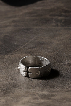 Load image into Gallery viewer, m.a+ silver stitched multiple cross ring / AG518 AG (SILVER)