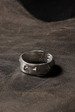Load image into Gallery viewer, m.a+ silver stitched multiple cross ring / AG518 AG (SILVER)