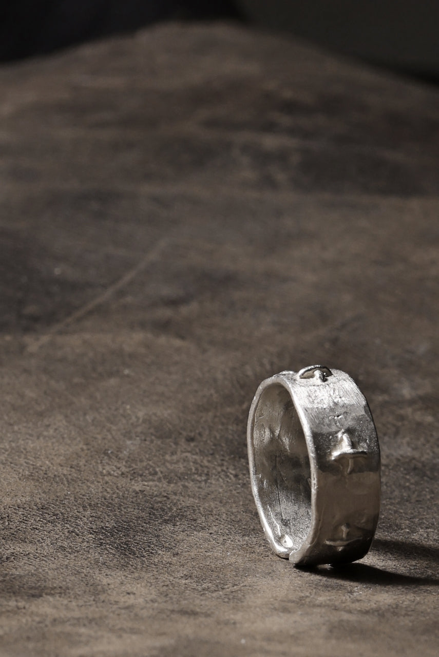 Load image into Gallery viewer, m.a+ silver stitched multiple cross ring / AG518 AG (SILVER)