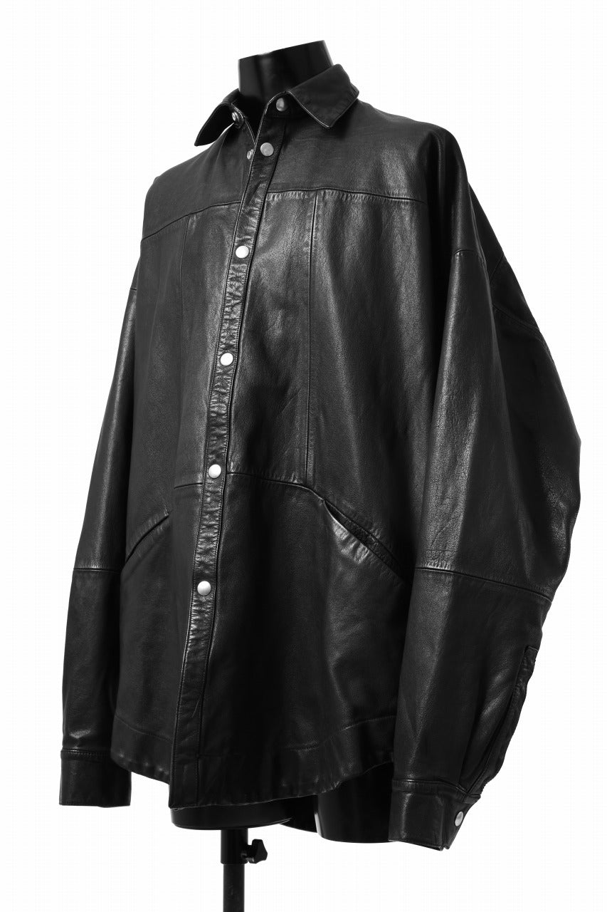 Load image into Gallery viewer, A.F ARTEFACT SNAPPED COCOON SHIRT-JACKET / SOFT GOAT LEATHER (BLACK)