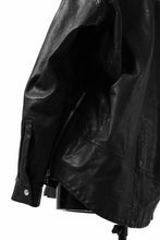 Load image into Gallery viewer, A.F ARTEFACT SNAPPED COCOON SHIRT-JACKET / SOFT GOAT LEATHER (BLACK)