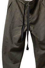 Load image into Gallery viewer, sus-sous trousers pierrot / C/L heavy poplin washer (OLIVE GREEN)