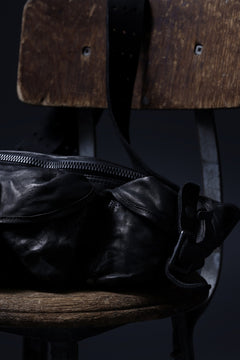 画像をギャラリービューアに読み込む, ISAMU KATAYAMA BACKLASH 3 PIN-BELT SHOULDER BAG / OBJECT DYED DOUBLE SHOULDER LEATHER (BLACK)