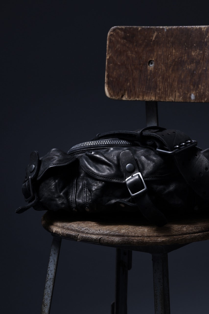 ISAMU KATAYAMA BACKLASH 3 PIN-BELT SHOULDER BAG / OBJECT DYED DOUBLE SHOULDER LEATHER (BLACK)