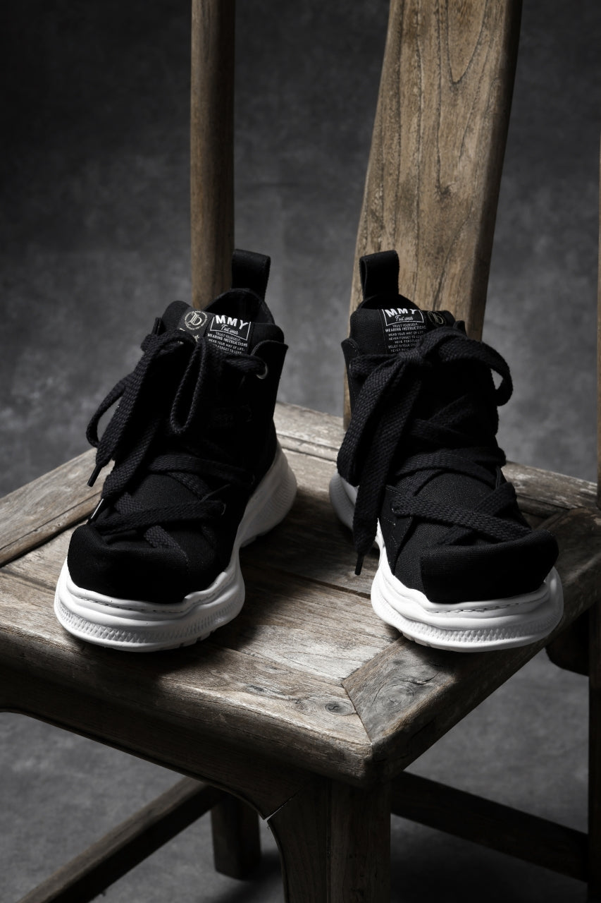 Load image into Gallery viewer, beauty : beast ROLL-TONGUE STAINNING SHOES feat. Maison MIHARA YASUHIRO (BLACK x BLACK)