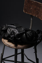 画像をギャラリービューアに読み込む, ISAMU KATAYAMA BACKLASH 3 PIN-BELT SHOULDER BAG / OBJECT DYED DOUBLE SHOULDER LEATHER (BLACK)