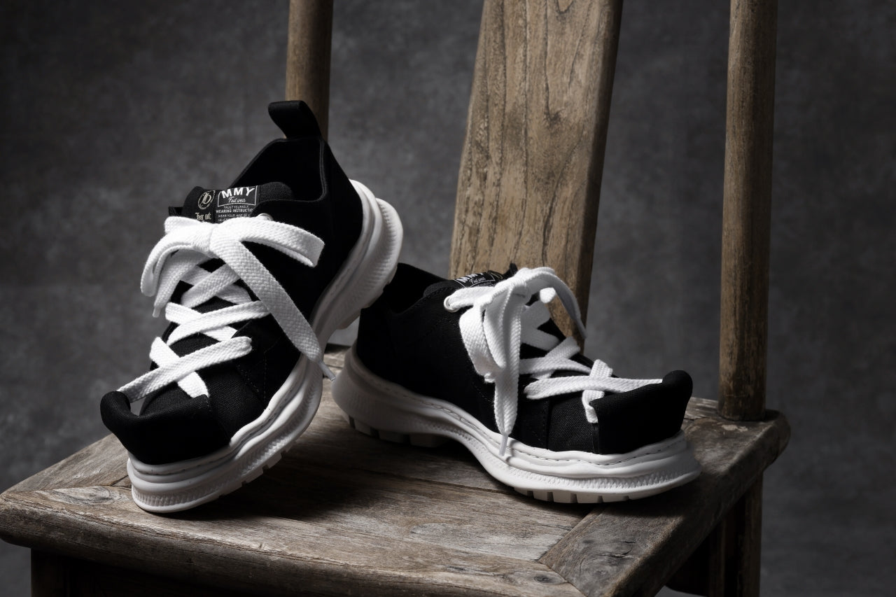 beauty : beast LOW CUT - ROLL-TONGUE STAINNING SHOES feat. Maison MIHARA YASUHIRO (BLACK x WHITE)