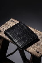 Load image into Gallery viewer, ISAMU KATAYAMA BACKLASH 2 FOLD WALLET / CROCODILE LEATHER (BLACK)