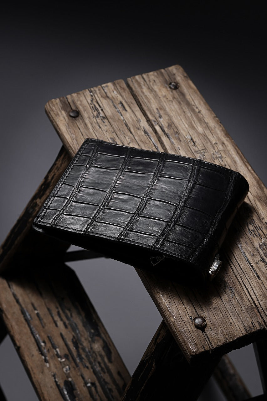 ISAMU KATAYAMA BACKLASH 2 FOLD WALLET / CROCODILE LEATHER (BLACK)