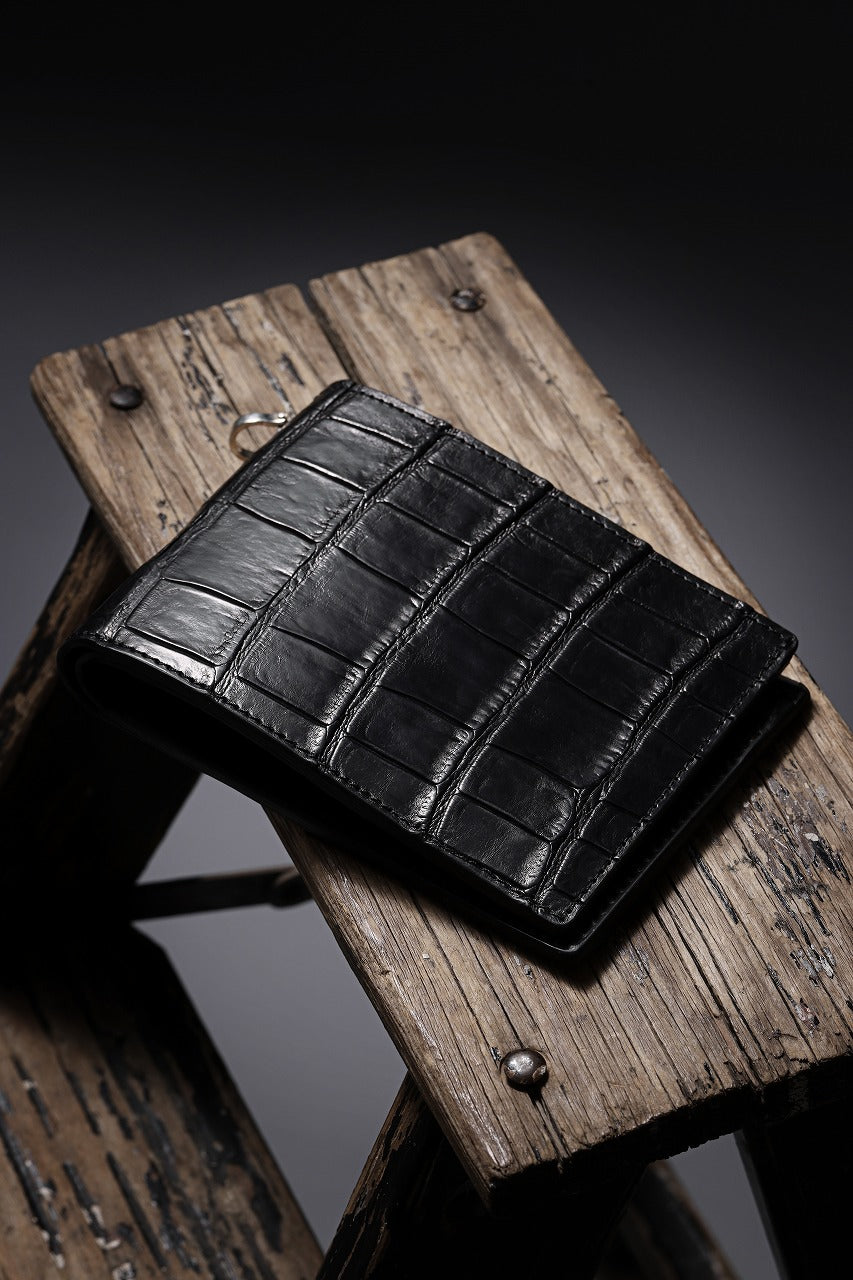 ISAMU KATAYAMA BACKLASH 2 FOLD WALLET / CROCODILE LEATHER (BLACK)