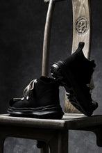 Load image into Gallery viewer, beauty : beast ROLL-TONGUE STAINNING SHOES feat. Maison MIHARA YASUHIRO (BLACK x BEIGE)