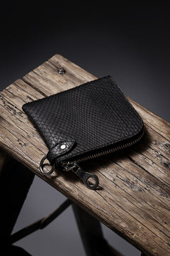 Load image into Gallery viewer, ISAMU KATAYAMA BACKLASH COIN PURSE / PYTHON LEATHER (BLACK)