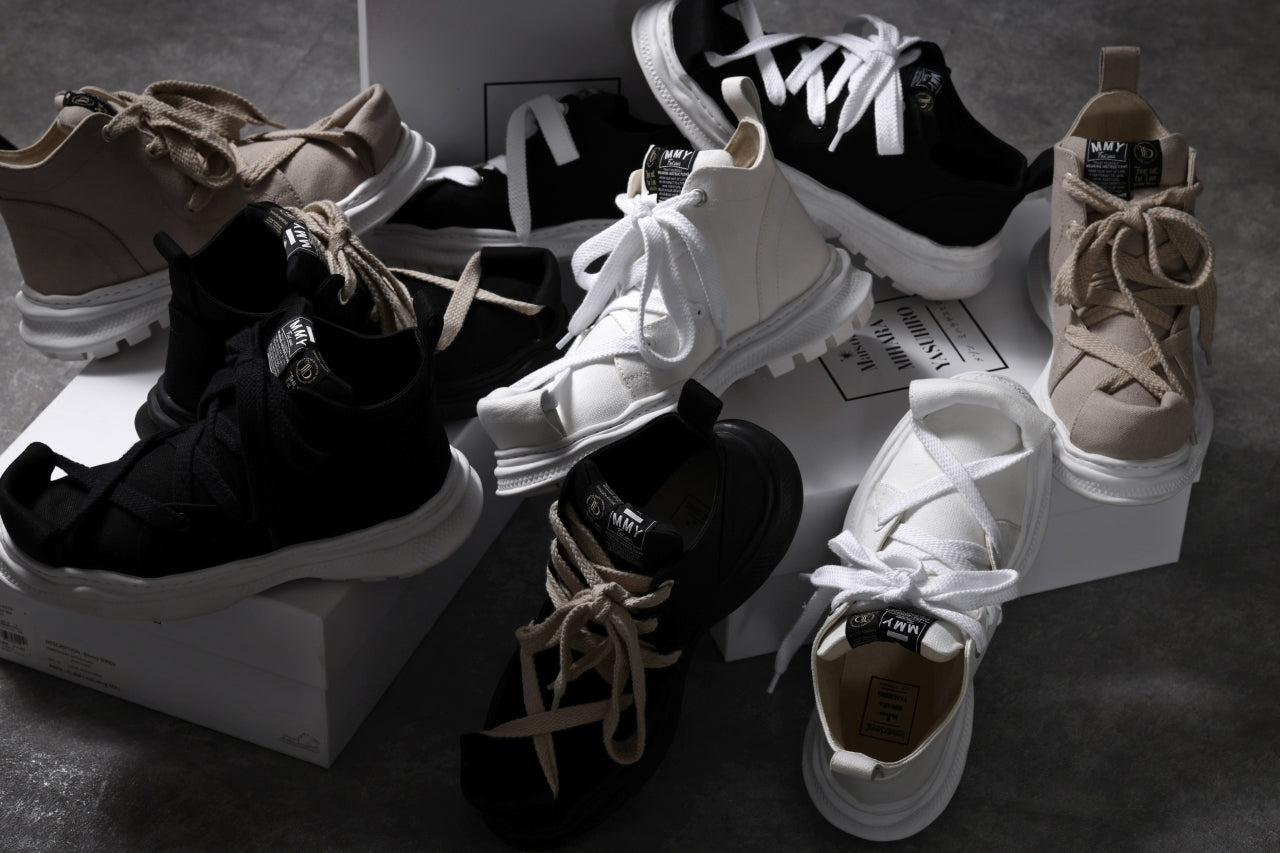 beauty : beast ROLL-TONGUE STAINNING SHOES feat. Maison MIHARA YASUHIRO (BEIGE x BEIGE)