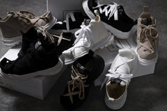 Load image into Gallery viewer, beauty : beast ROLL-TONGUE STAINNING SHOES feat. Maison MIHARA YASUHIRO (BEIGE x BEIGE)