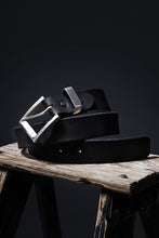 画像をギャラリービューアに読み込む, ISAMU KATAYAMA BACKLASH PIN-BELT 35mm / OBJECT DYED DOUBLE SHOULDER LEATHER (BLACK)