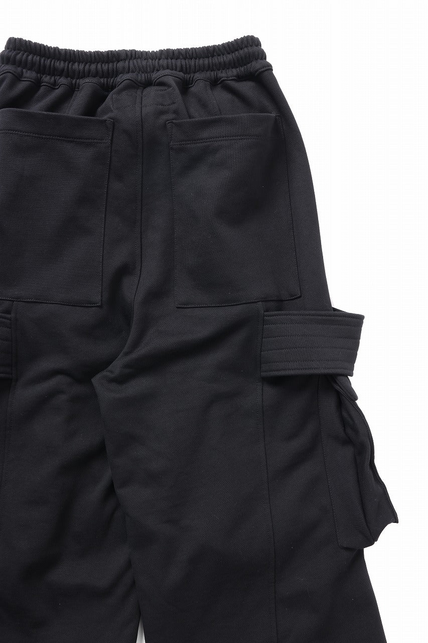 A.F ARTEFACT BELTED EXTREME WIDE CARGO PANTS (BLACK)