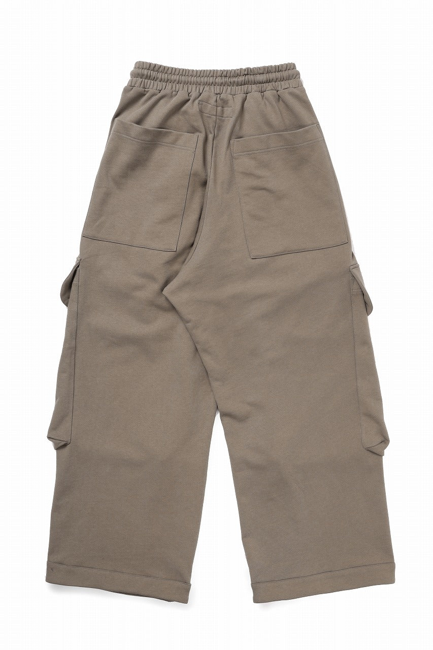 A.F ARTEFACT TUCK CARGO SWEAT WIDE PANTS (BEIGE)