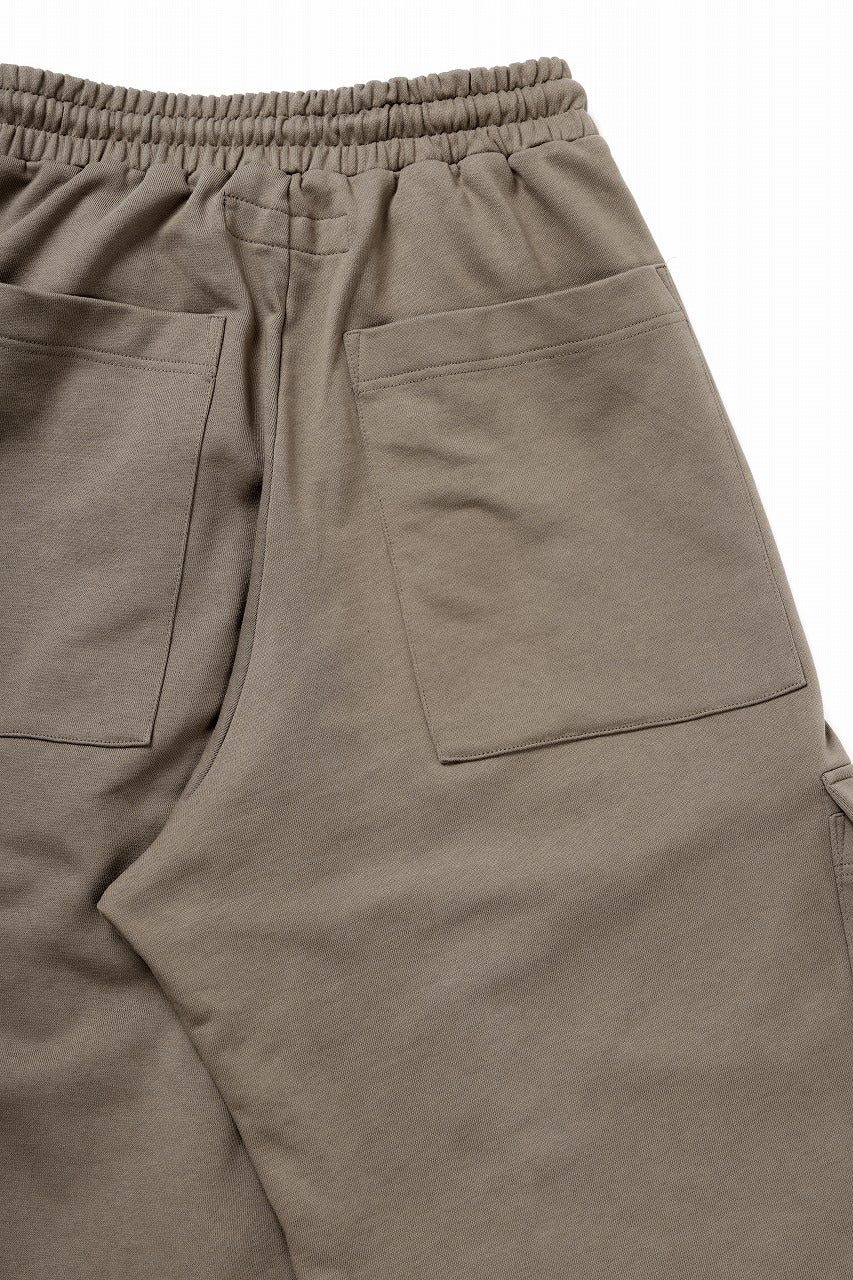 A.F ARTEFACT TUCK CARGO SWEAT WIDE PANTS (BEIGE)