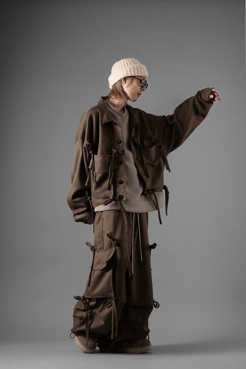 A.F ARTEFACT KNOTTING DETAIL TWILL VOLUME PANTS (BROWN)