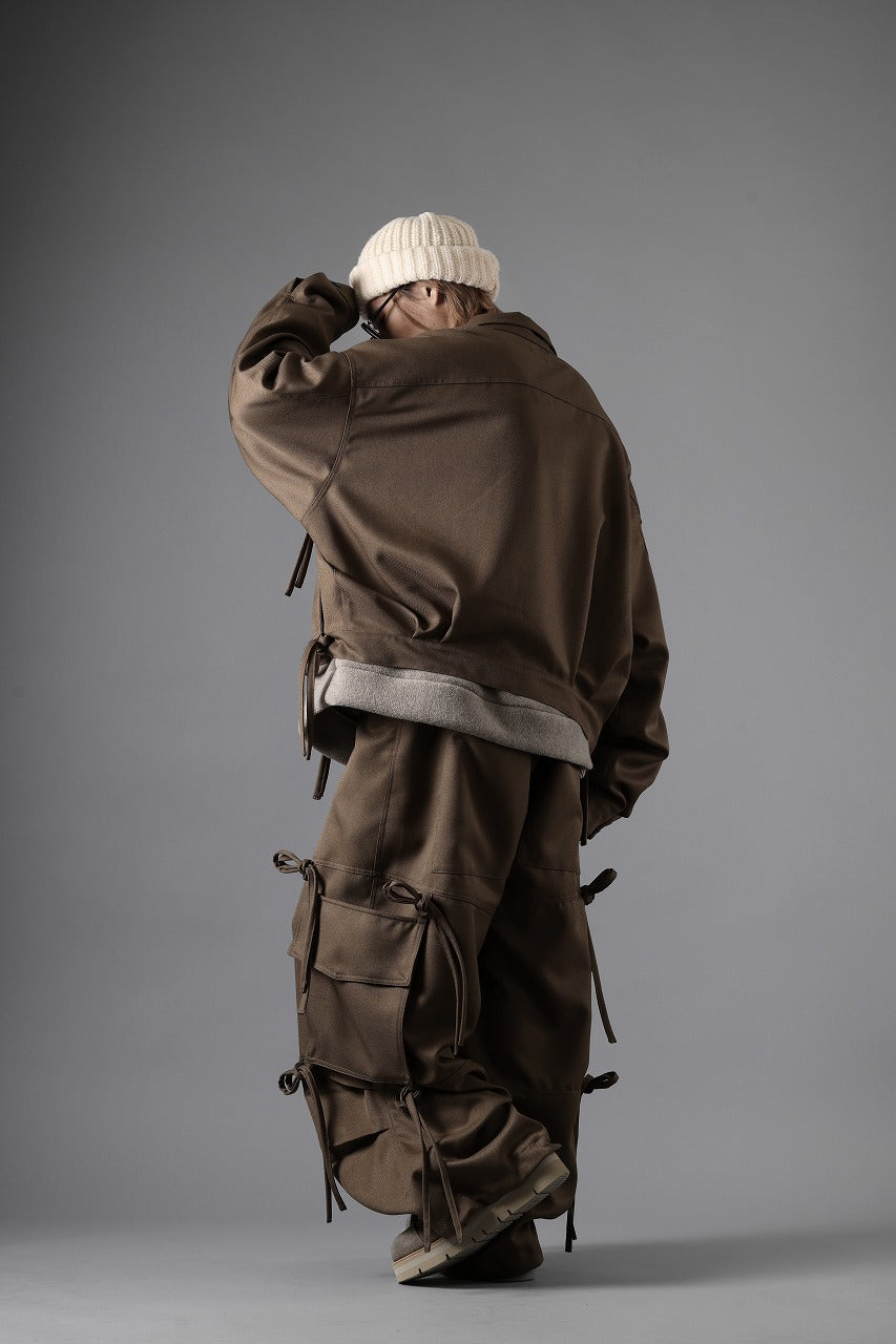 A.F ARTEFACT KNOTTING DETAIL TWILL VOLUME PANTS (BROWN)