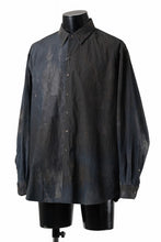 Load image into Gallery viewer, COLINA THE SHIRT / DARK DYED POPLIN (BLACK MIST)