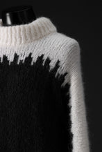 Load image into Gallery viewer, thom/krom MOCK NECK KNIT PULLOVER / ALPACA WOOL (WHITE x BLACK)