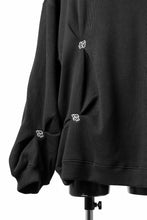 Load image into Gallery viewer, A.F ARTEFACT RANDOM TUCK EMBOIDERY KNIT PULLOVER (BLACK)