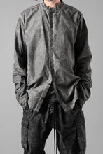 Load image into Gallery viewer, thom/krom STAND COLLAR SHIRT / DYED ORGANIC COTTON (VEGETAL BLACK)