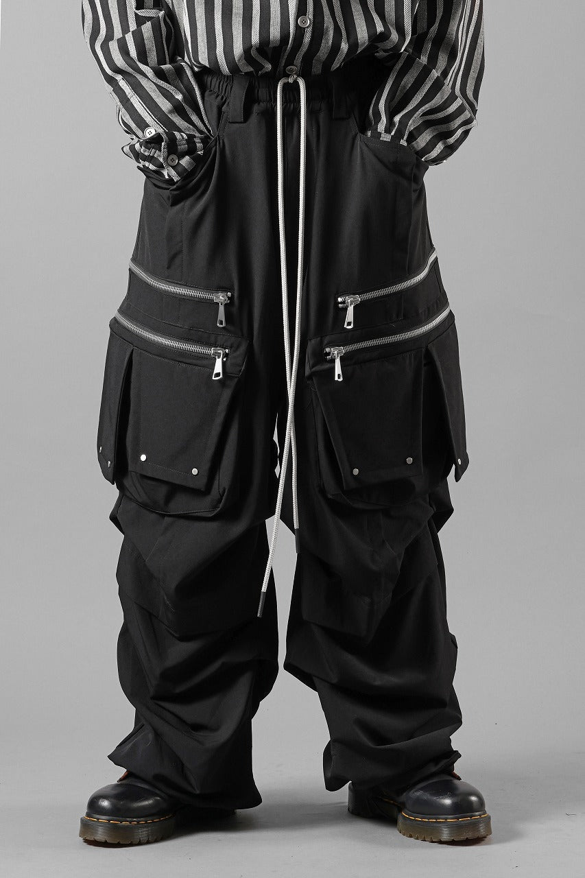 Load image into Gallery viewer, A.F ARTEFACT MULTI FLAP WIDE PANTS / TECH SMOOTH (BLACK)