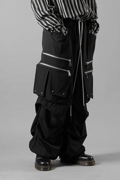 Load image into Gallery viewer, A.F ARTEFACT MULTI FLAP WIDE PANTS / TECH SMOOTH (BLACK)
