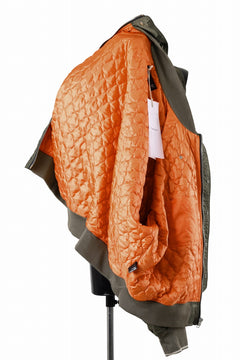 Load image into Gallery viewer, A.F ARTEFACT CUT OFF COMBI TANKER JACKET / LIGHT PADDED (KHAKI x ORANGE)