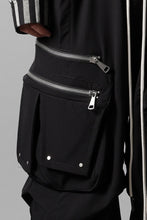 Load image into Gallery viewer, A.F ARTEFACT MULTI FLAP WIDE PANTS / TECH SMOOTH (BLACK)