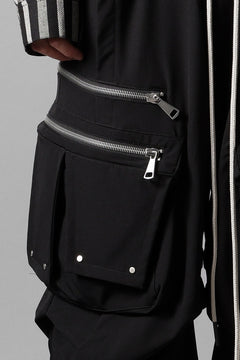 Load image into Gallery viewer, A.F ARTEFACT MULTI FLAP WIDE PANTS / TECH SMOOTH (BLACK)