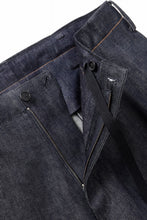 画像をギャラリービューアに読み込む, Y&#39;s for men TUCK PANTS WITH COLOR COMBI STITCH / 13oz UNEVEN YARN DENIM (BLUE)