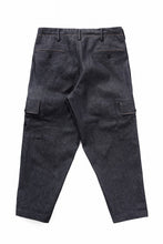 Load image into Gallery viewer, Y&#39;s for men TUCK PANTS WITH COLOR COMBI STITCH / 13oz UNEVEN YARN DENIM (BLUE)