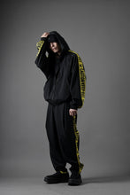 画像をギャラリービューアに読み込む, beauty : beast ”KEEP OUT” DOLMAN / HOODED TRACK JACKET (BLACK x YELLOW)