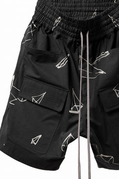 画像をギャラリービューアに読み込む, A.F ARTEFACT PYRA PATTERN PRINT CARGO BASKET SHORTS (BLACK)