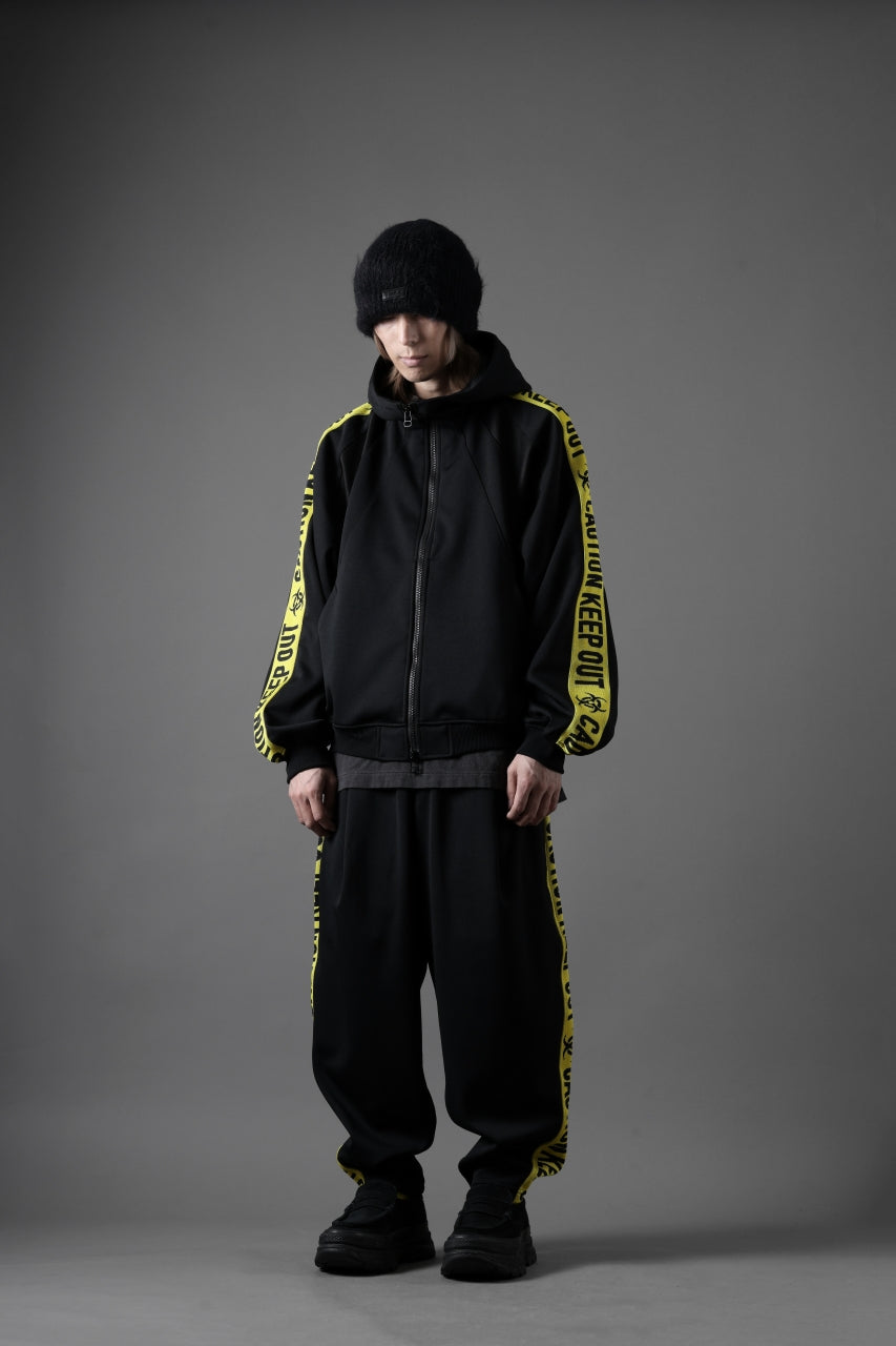 beauty : beast ”KEEP OUT” BOMTEMPS TRACK PANTS (BLACK x YELLOW)