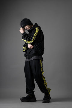 画像をギャラリービューアに読み込む, beauty : beast ”KEEP OUT” BOMTEMPS TRACK PANTS (BLACK x YELLOW)