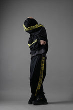 画像をギャラリービューアに読み込む, beauty : beast ”KEEP OUT” DOLMAN / HOODED TRACK JACKET (BLACK x YELLOW)