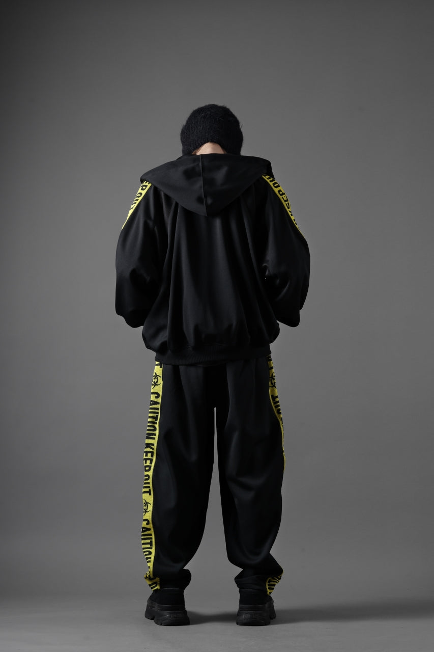 beauty : beast ”KEEP OUT” BOMTEMPS TRACK PANTS (BLACK x YELLOW)