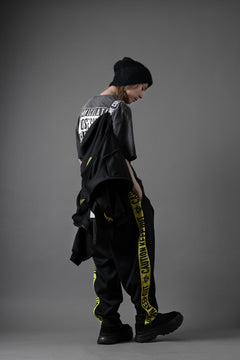 画像をギャラリービューアに読み込む, beauty : beast ”KEEP OUT” BOMTEMPS TRACK PANTS (BLACK x YELLOW)